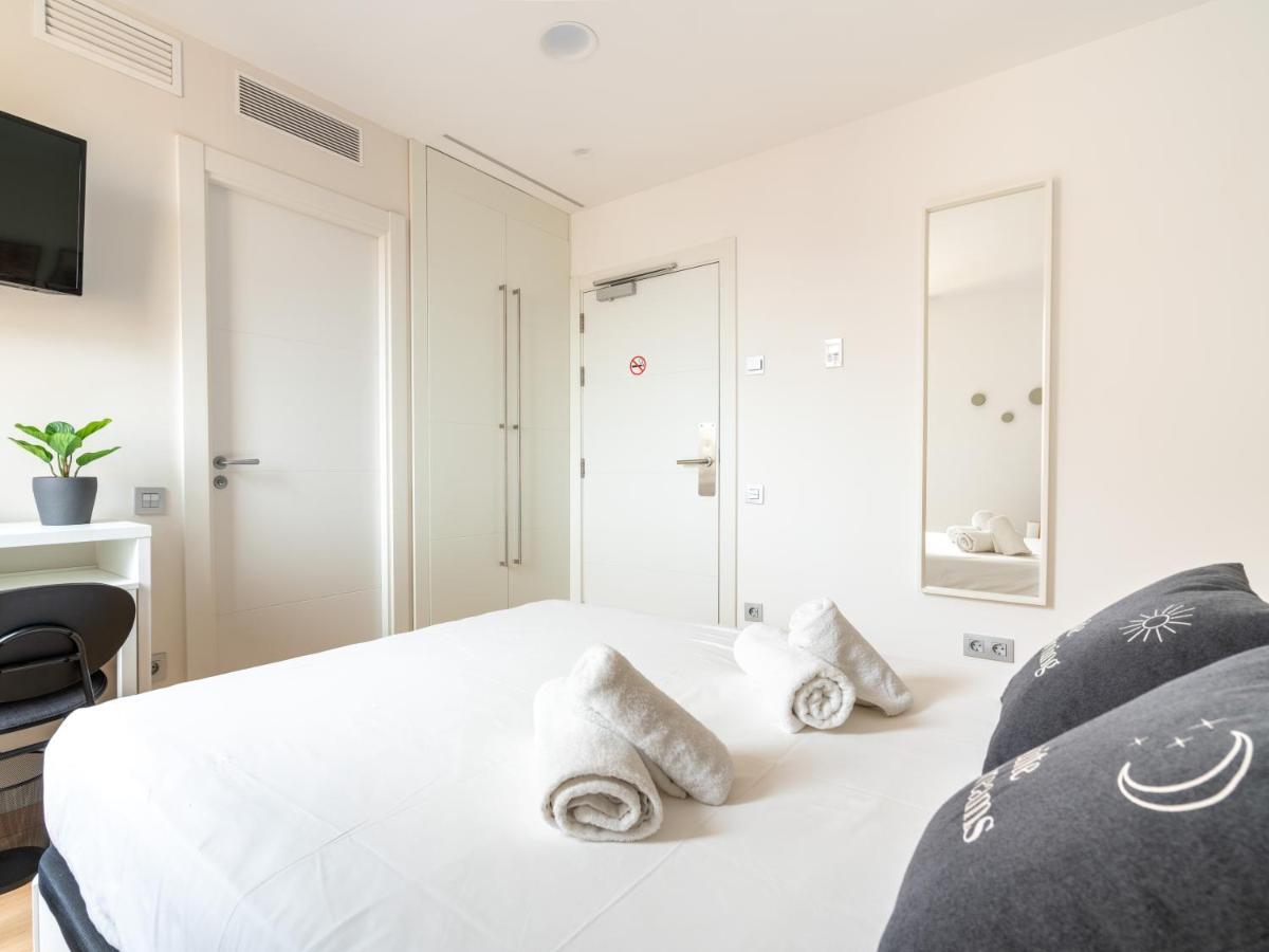 Limehome Barcelona Carrer De Fontcoberta - Digital Access Exterior photo