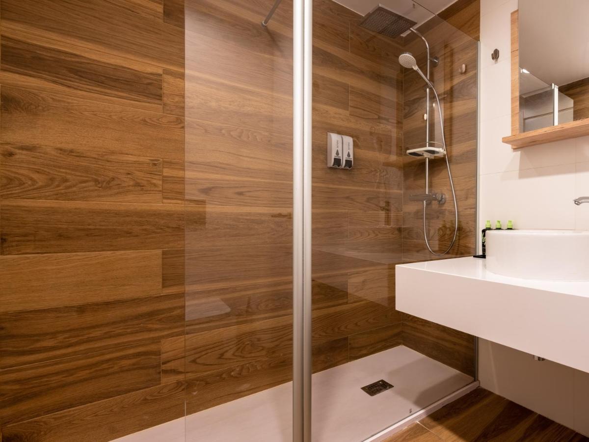 Limehome Barcelona Carrer De Fontcoberta - Digital Access Exterior photo